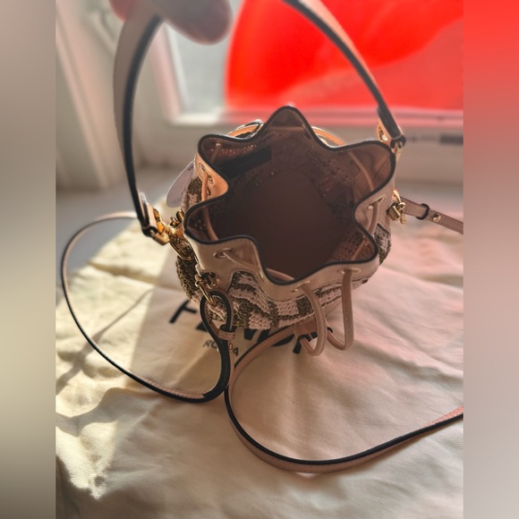 FENDI Raffia Vitello Crochet Mini Mon Tresor Bucket Bag Natural Light Rose - Picture 6 of 10